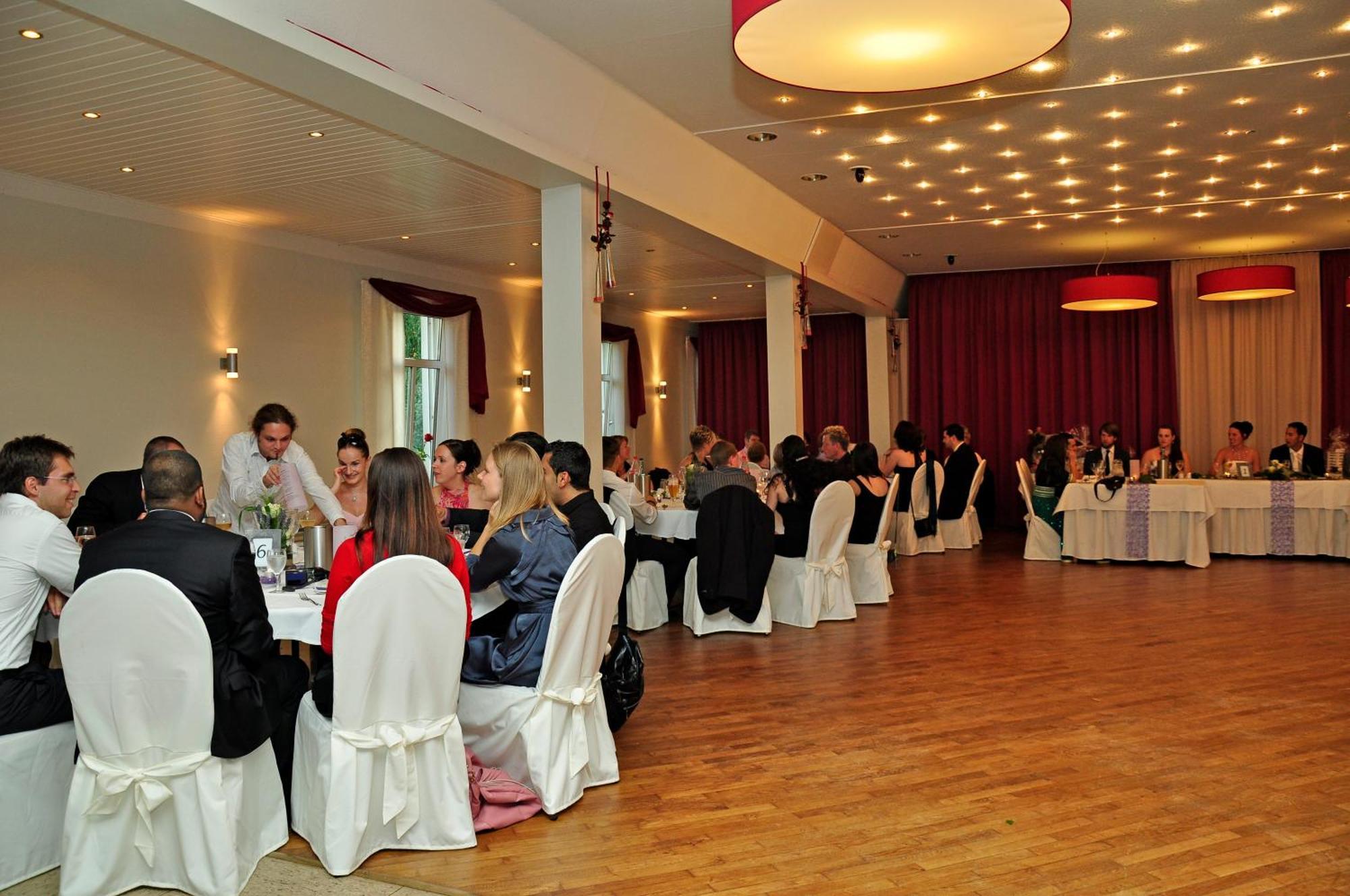 Hotel & Restaurant Zum Deutschen Hause Kirchhatten Exteriér fotografie