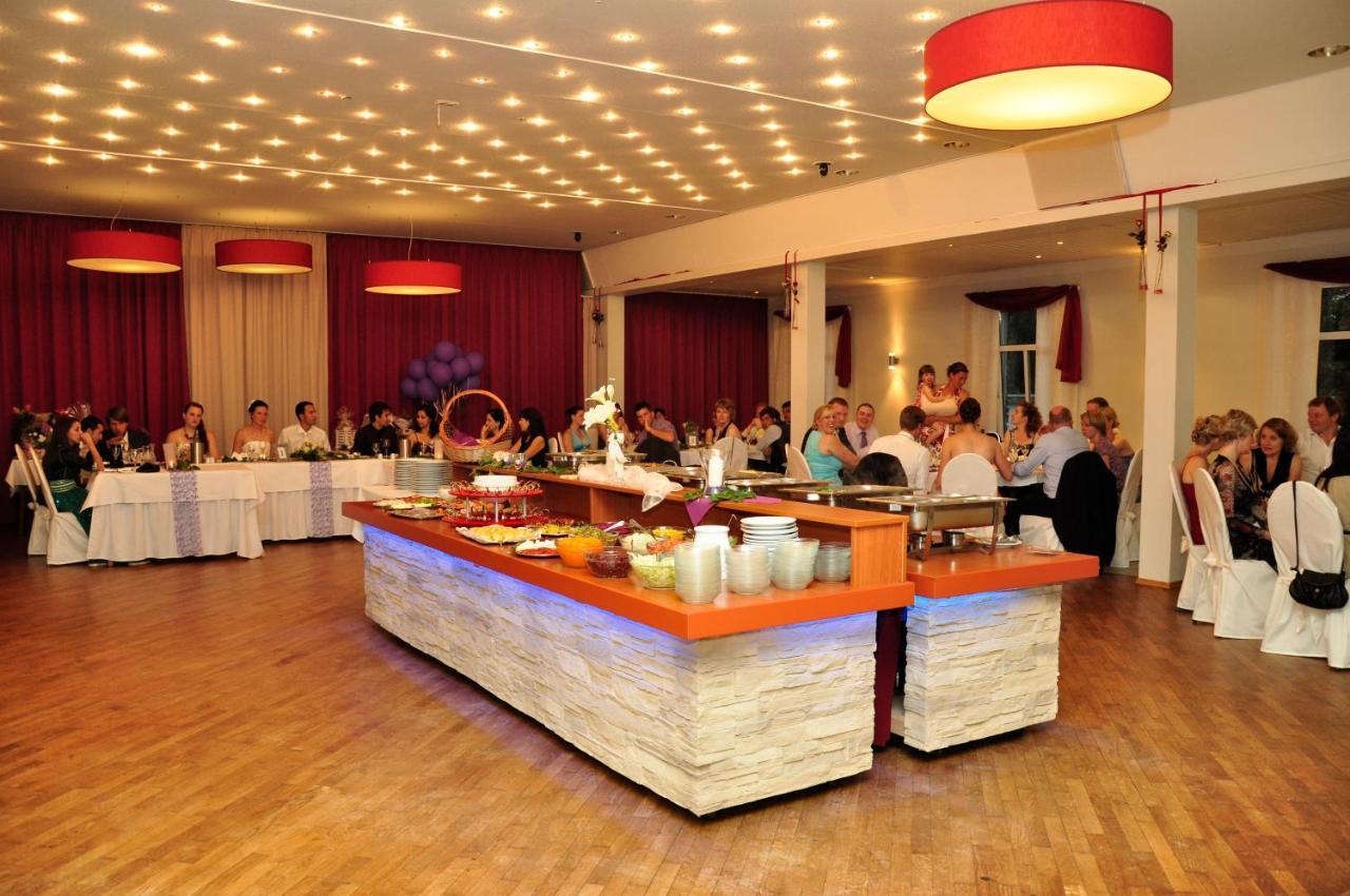 Hotel & Restaurant Zum Deutschen Hause Kirchhatten Exteriér fotografie